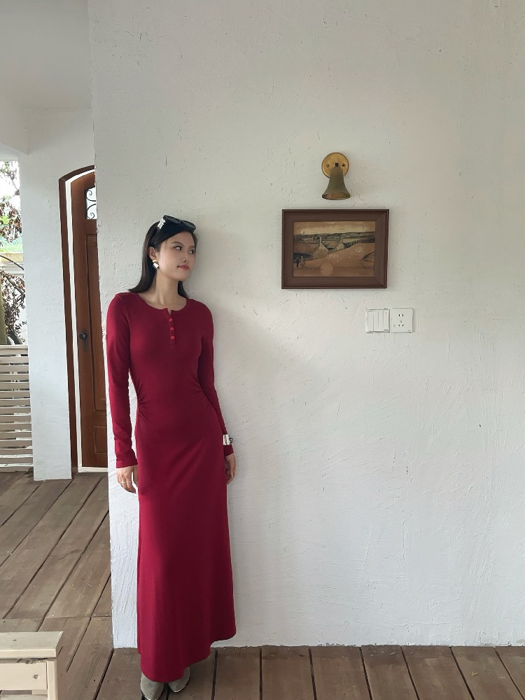 顯瘦修身(shēn)氣質長(cháng)裙女(nǚ)